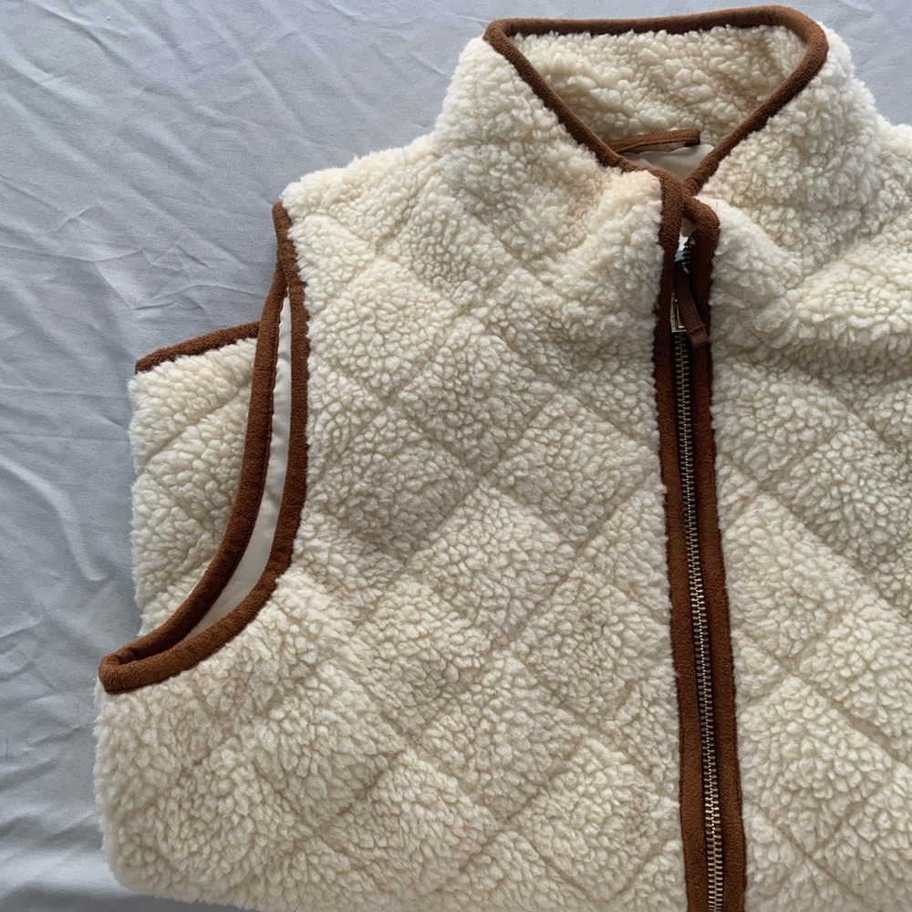 🌼Old Navy Sherpa Vest